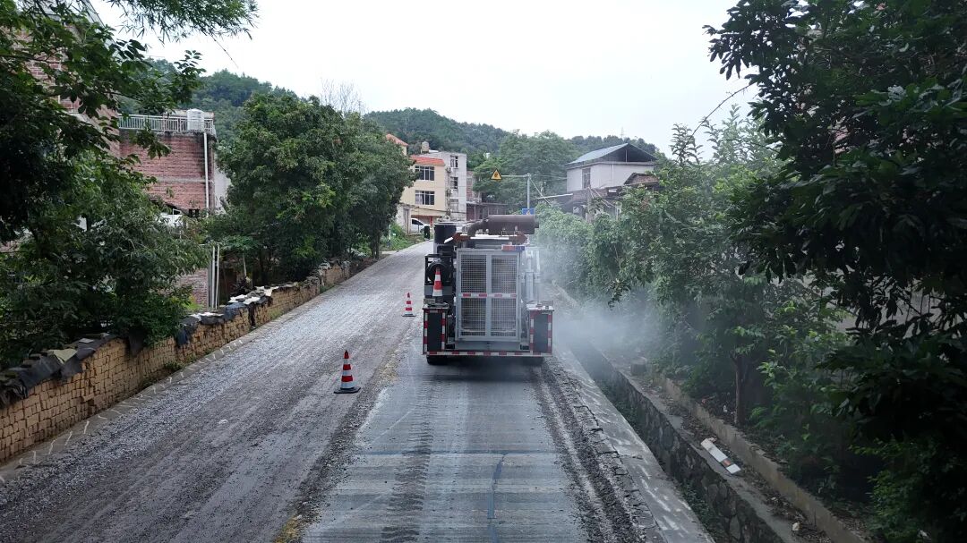 省道201线路垌至富万村段路面改造工程正式开工